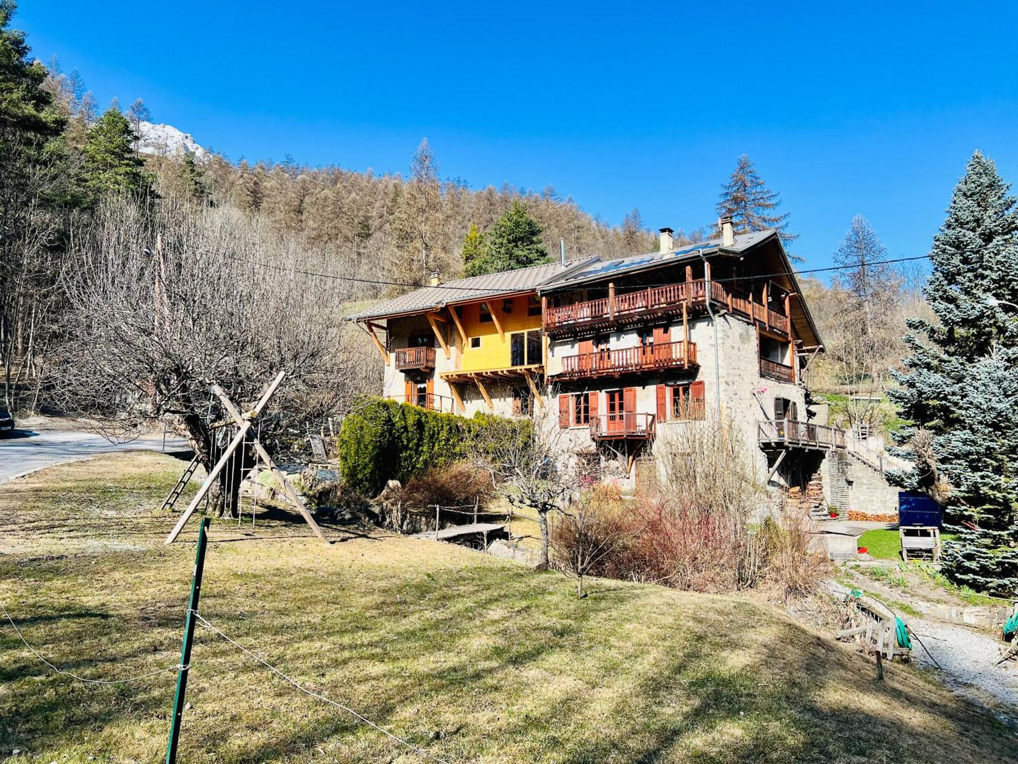 Charmante Maison De Montagne ブリアンソン エクステリア 写真