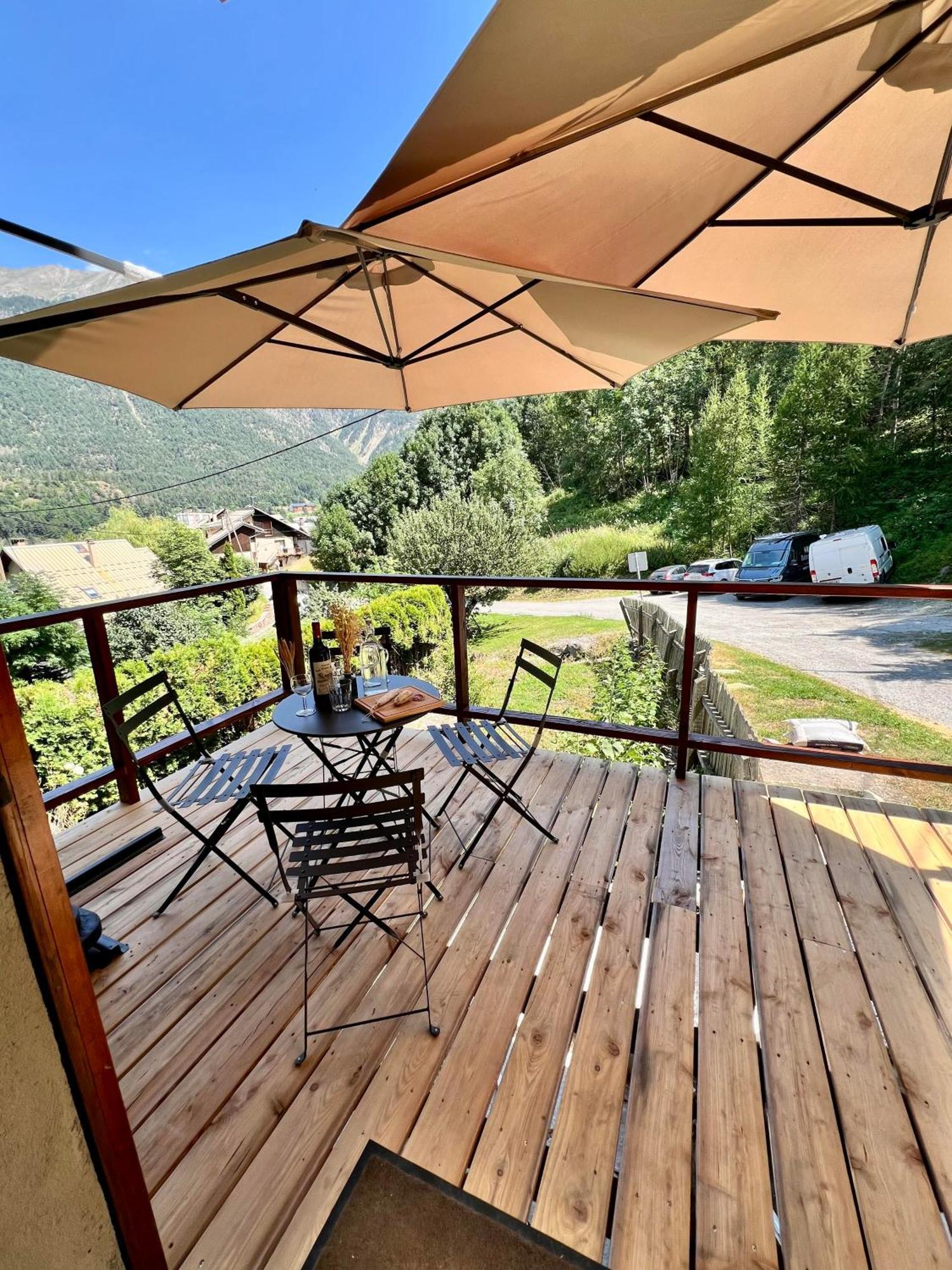 Charmante Maison De Montagne ブリアンソン エクステリア 写真